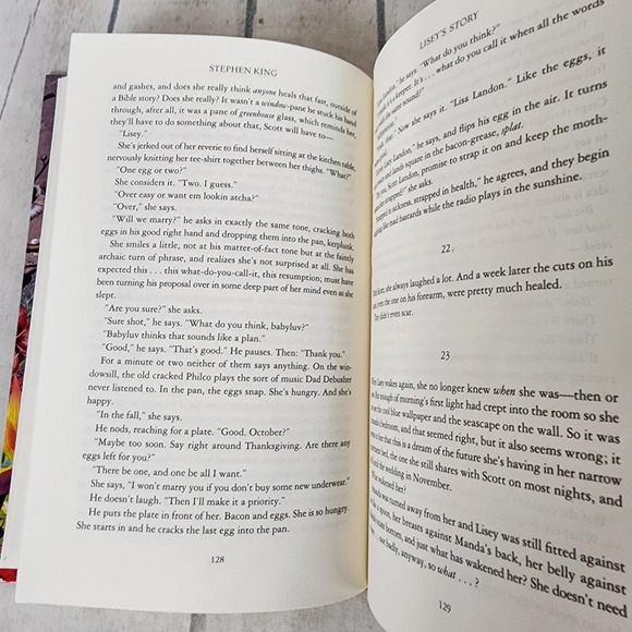 Stephen King Lisey's Story Hardcover Novel 2006 - Picture 10 of 13